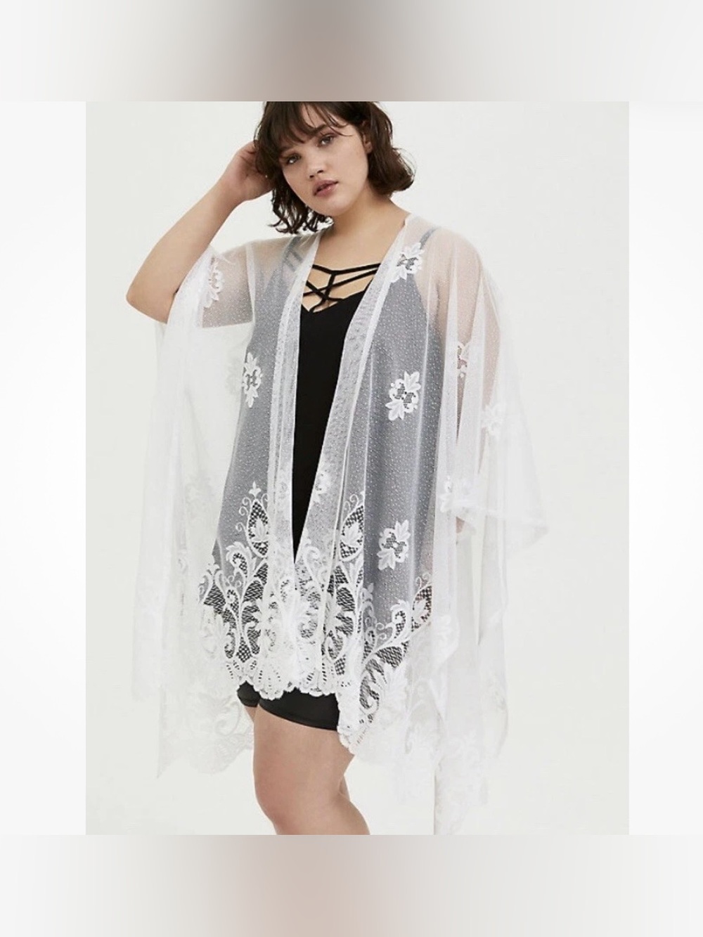 Womens Torrid White Mesh Emboidered Ruana Size One size